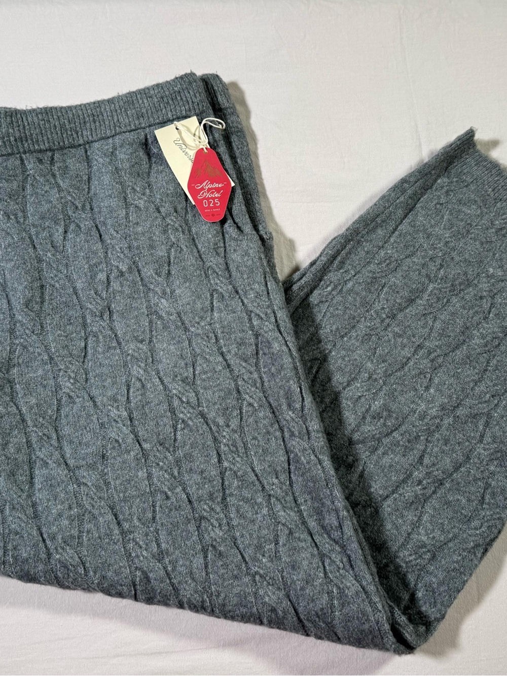Universal Thread Women’s Cable Knit Sweatpants - Gray